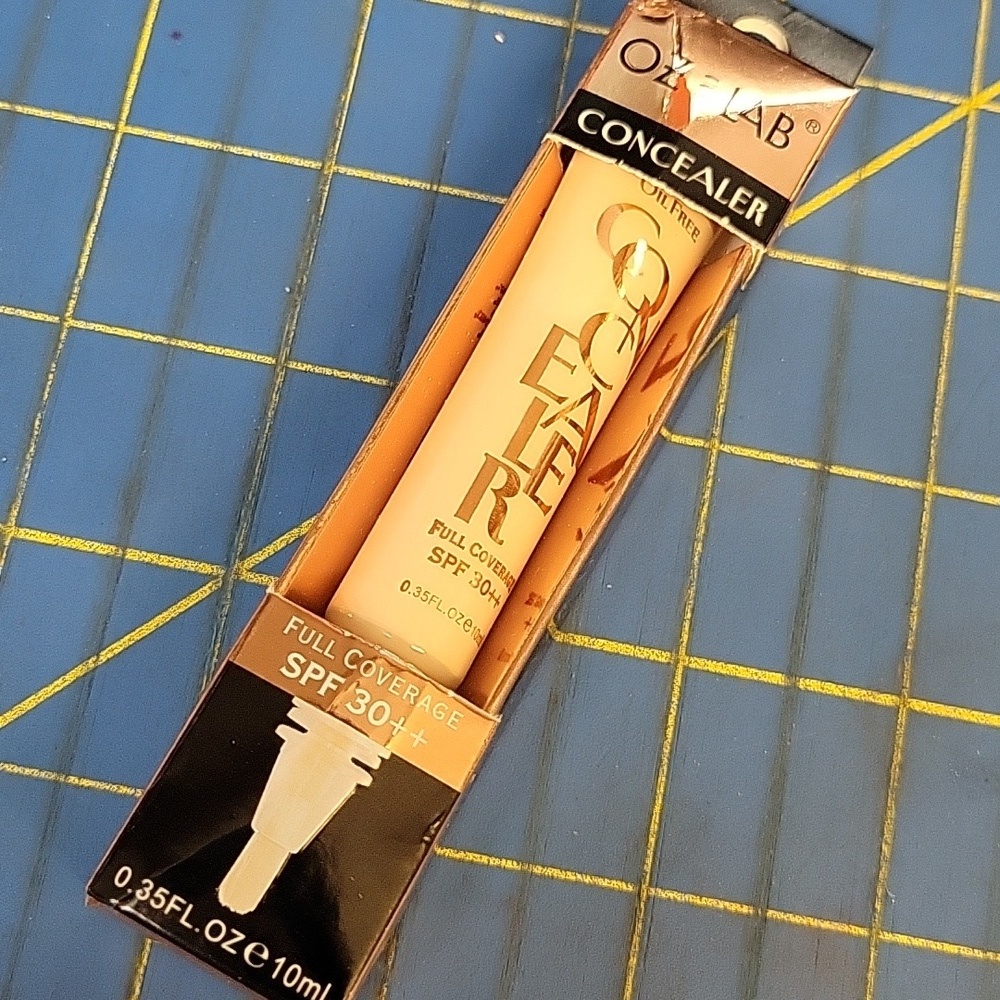 OZ E LAB Concealer SPF 30++ - 03 New Sealed Box